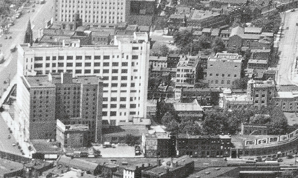 1939
Smaller building in front of the large white building
Photo from Gonzalo Alberto
