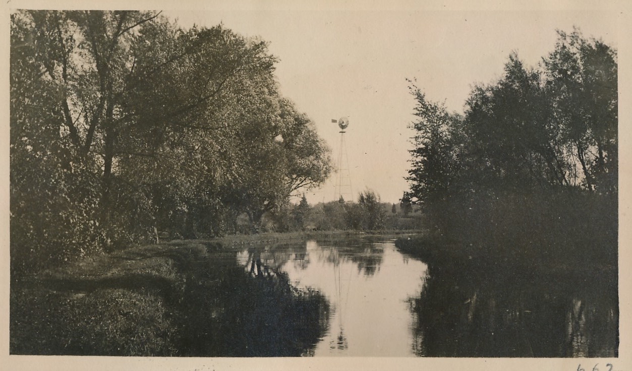 Windmill on the Canal
Photo form Bill Ridge
