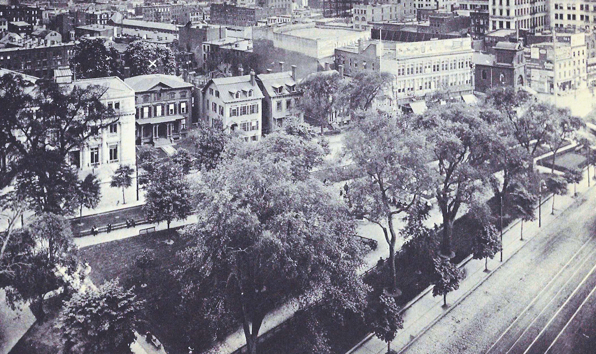 1913
Centre Market is on the right
