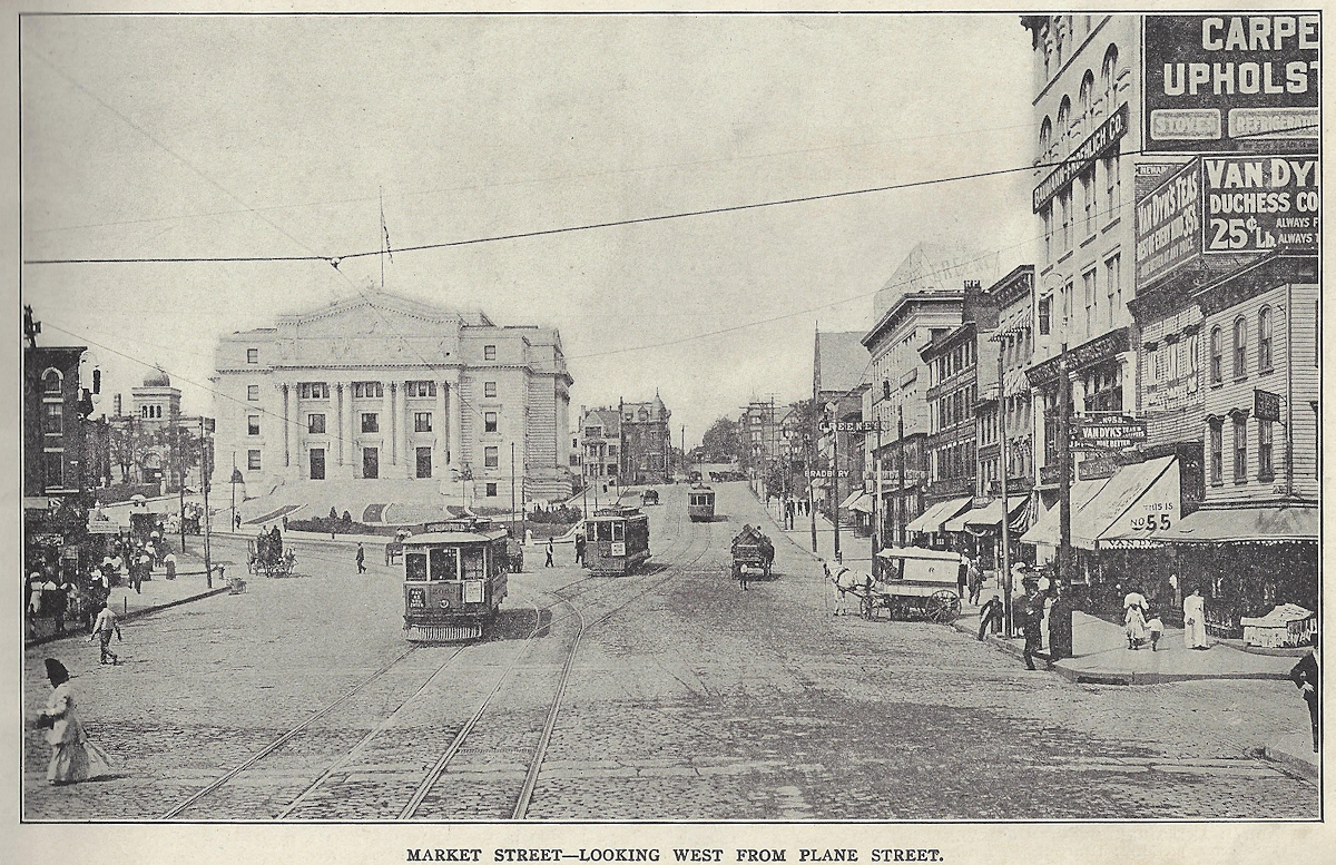 1909 - Without the statue of Abraham Lincoln.
From: "Newark Illustrated 1909-1910" Published by Frank A. Libby 1909
