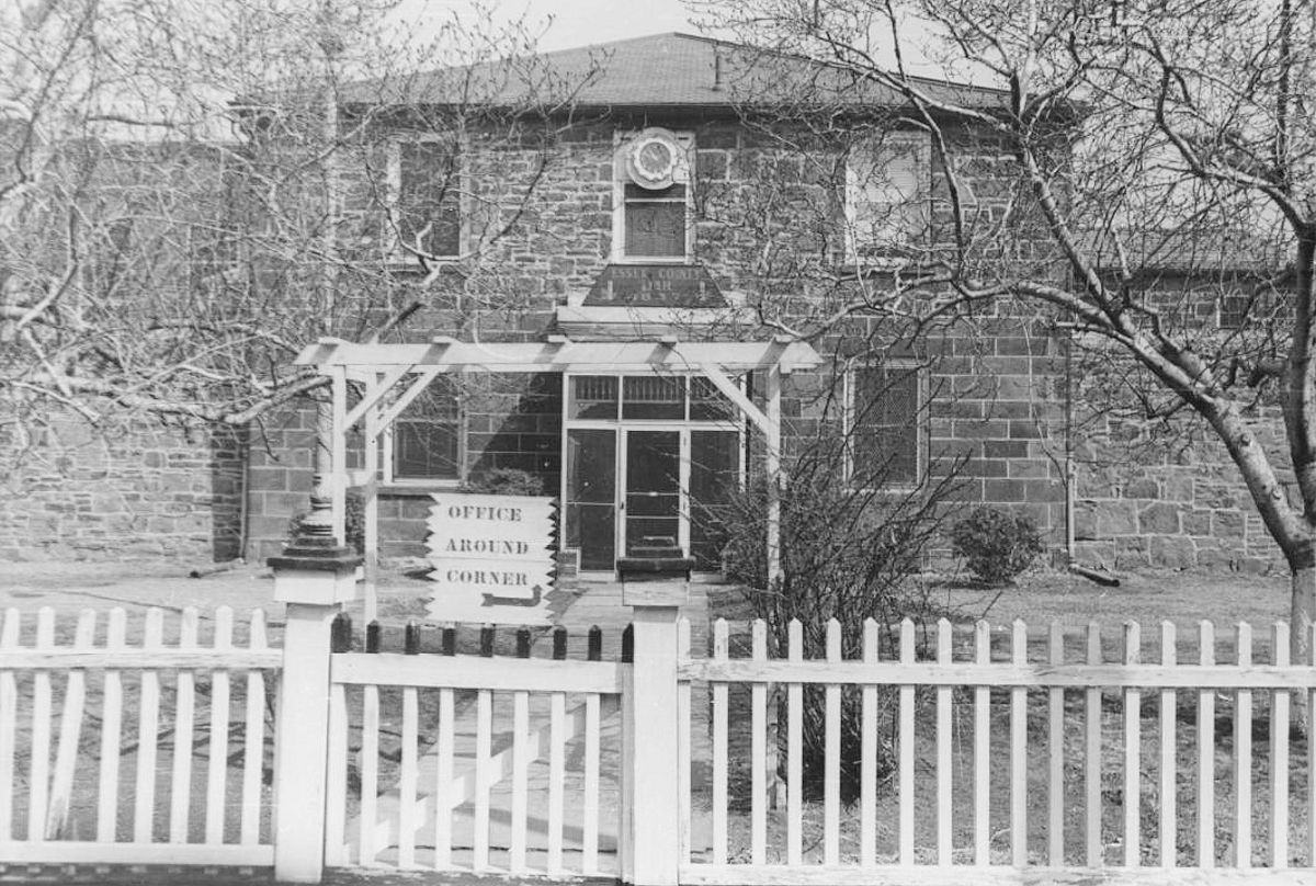 Photo from the Samuel Berg Collection at the Newark Public Library
