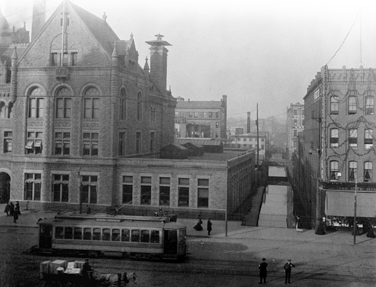 Right side of the Post Office
Showing the Morris Canal
