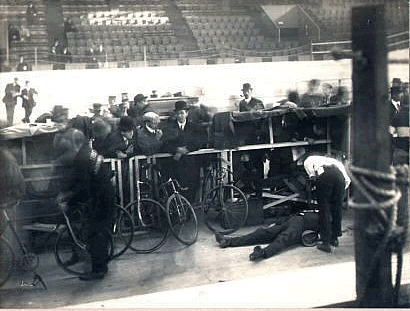 velodromeincident.gif